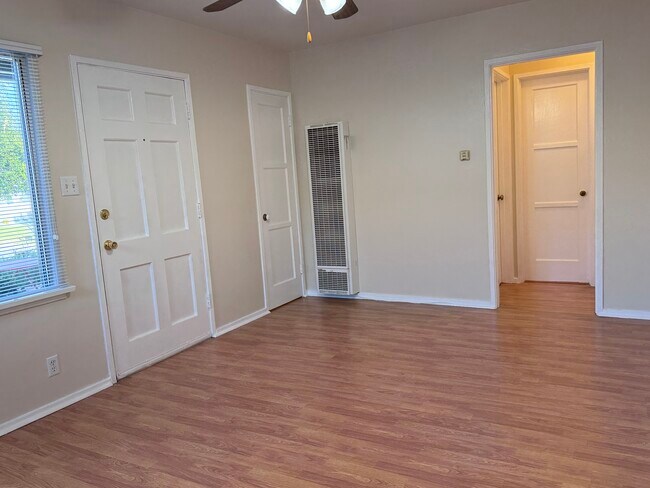Building Photo - 161 N Berkeley Ave