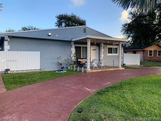 Foto del edificio - 6171 SW 33rd St