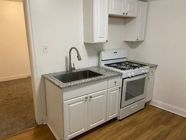 Building Photo - 918 Watson St SW