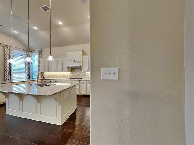 Foto del edificio - 14845 Belclaire Ave