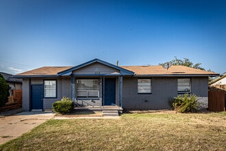 Building Photo - 4213 SW Summit Ave