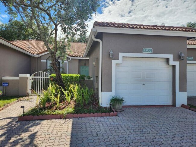 Building Photo - 2300 E Aragon Blvd