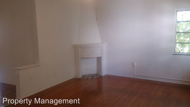Building Photo - 714 15th St