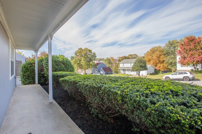 Foto del edificio - Lovely 3 BR/2.5 BA Single-Family Home in E...