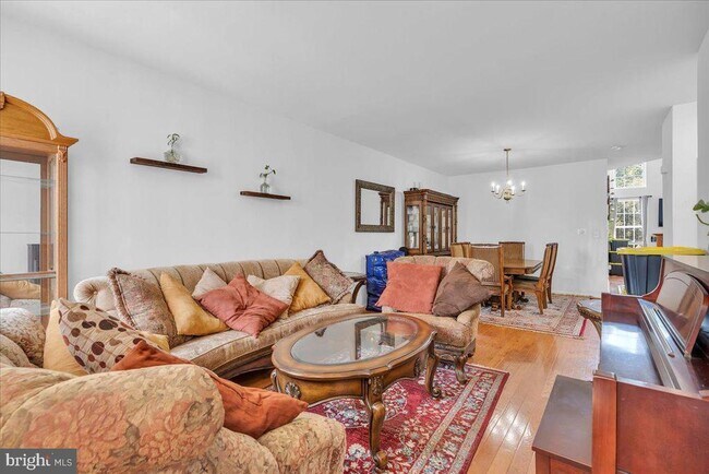 Foto del edificio - 144 Pennsbury Ln