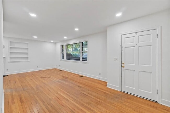 Foto del edificio - 1340 Cumberland Dr