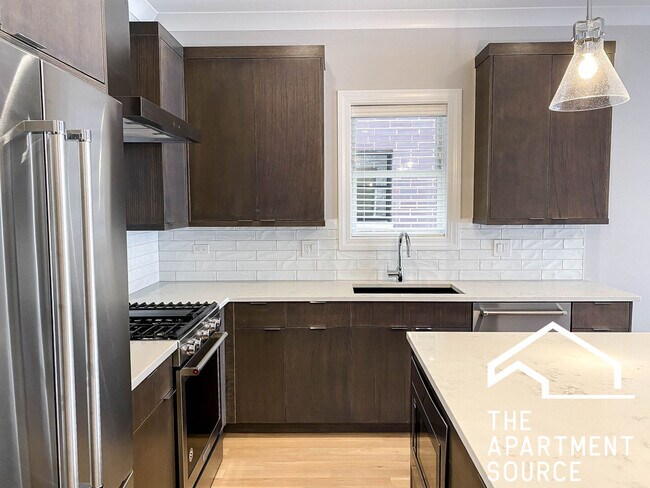 Foto del edificio - 3347 N Kenmore Ave