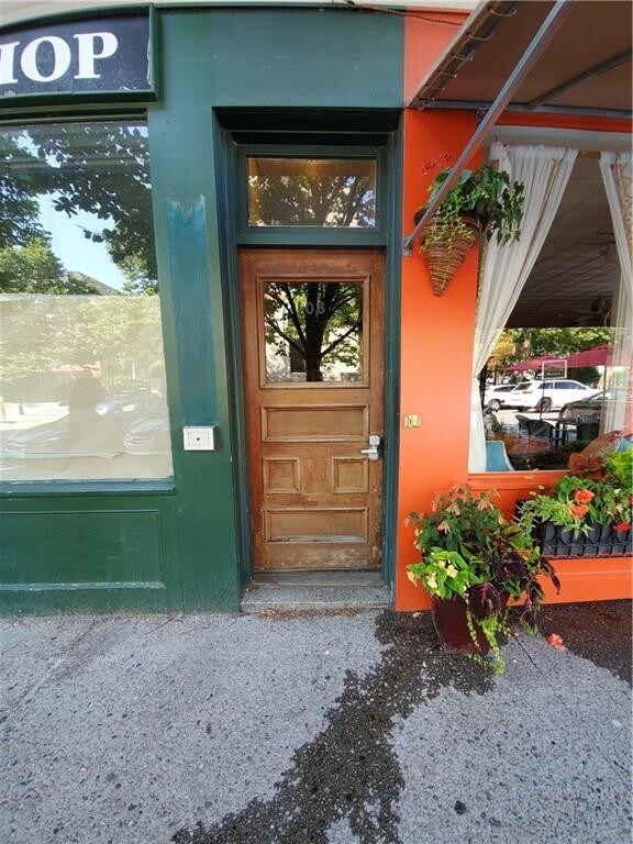Primary Photo - 102 Broadway