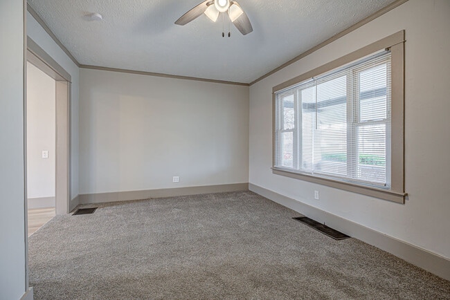 Building Photo - 1103 Reservoir St