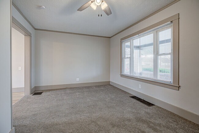 Foto del edificio - 1103 Reservoir St