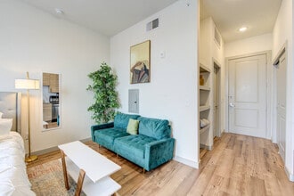 Building Photo - 1111 Shepherd Dr