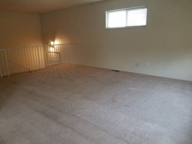 Building Photo - 3 br, 1.5 bath House - 311 Kelly Rd. #1