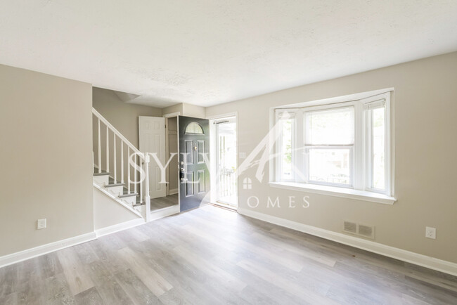 Building Photo - Nice 3BR 1.5BA Townhome