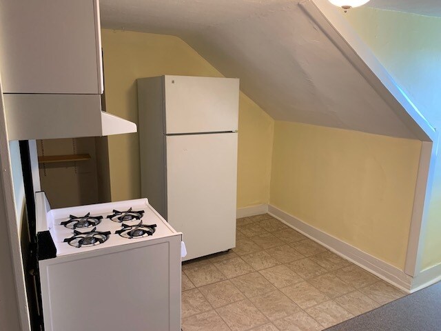 Kitchen - 157 School St