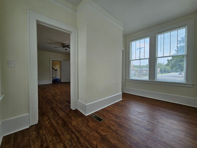 Foto del edificio - 515 E 49th St