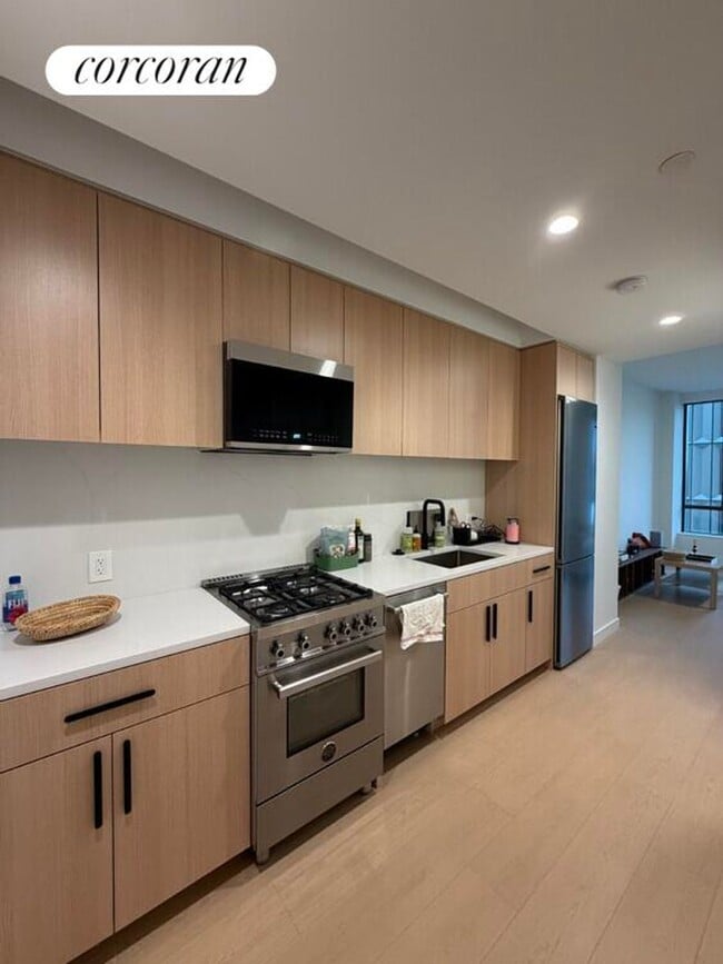 Building Photo - 480 Kent Ave