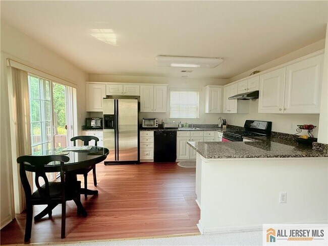 Foto del edificio - 256 Fountayne Ln
