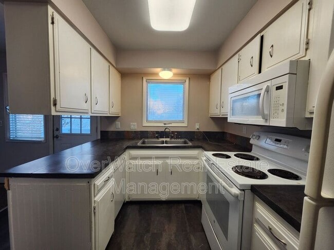 Foto del edificio - 6329 E 32nd Ave