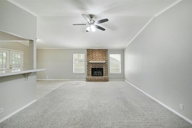 Building Photo - 8903 Piney Point Dr