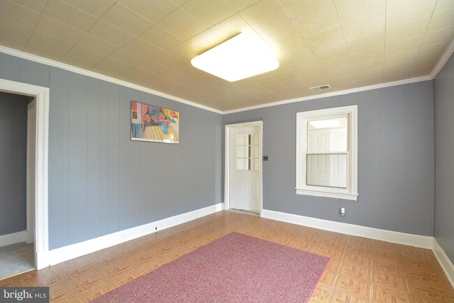 Building Photo - 5544 Waterloo Rd