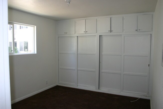 Building Photo - 4838 Hazeltine Ave