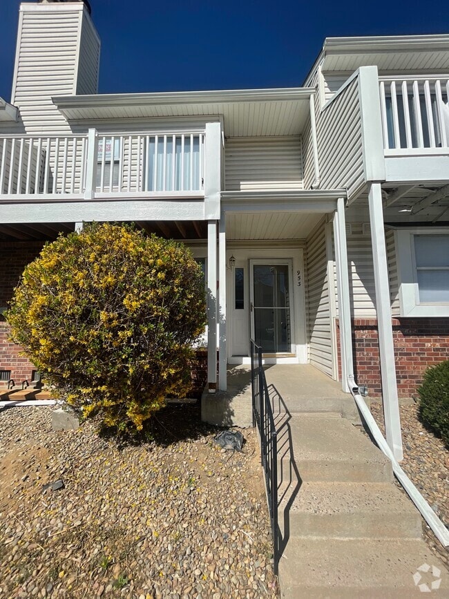 Building Photo - 953 S Pitkin Ct