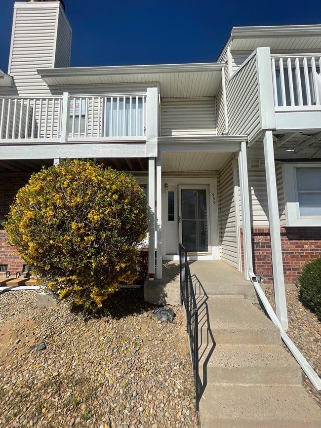 Building Photo - 953 S Pitkin Ct