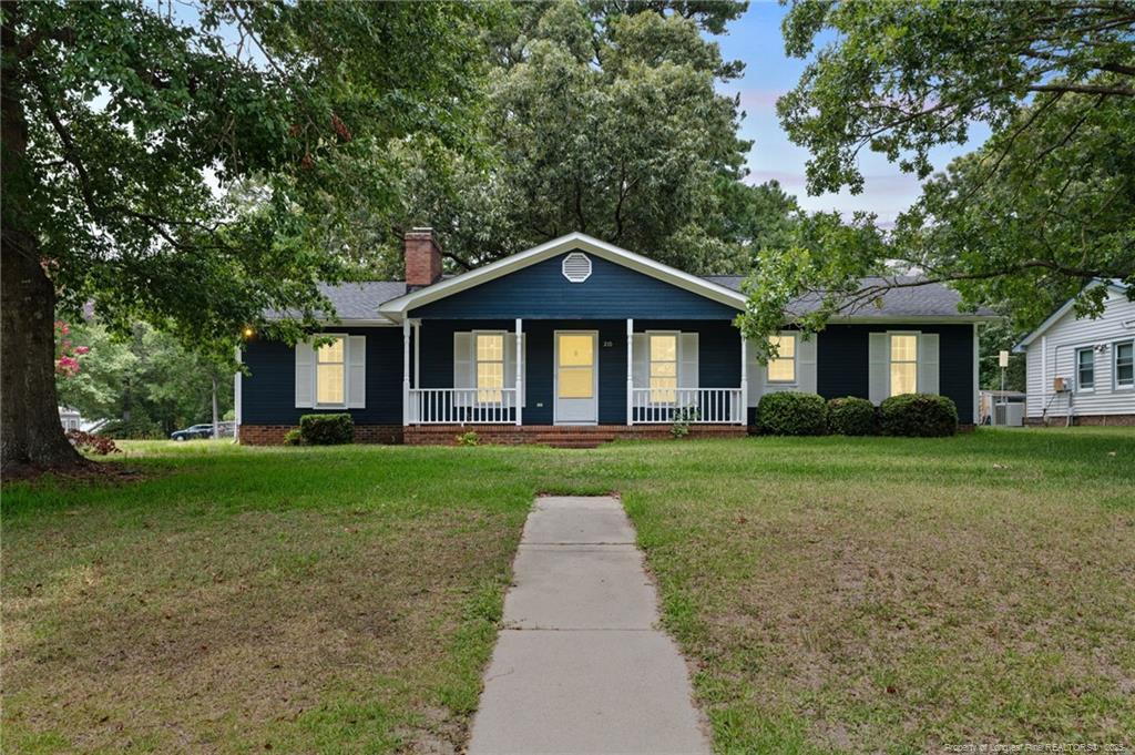 Foto principal - 210 Stillwood Dr