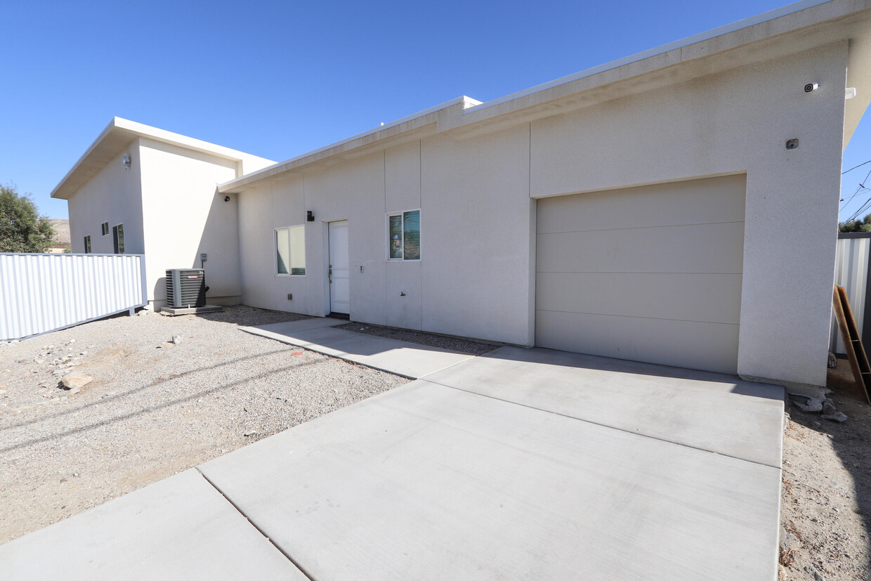 Foto principal - 66017 Acoma Ave