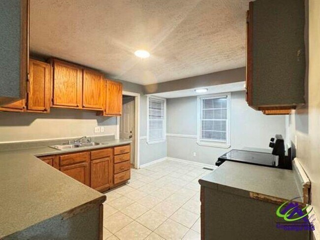 Foto del edificio - 140 Spencer Hill Ct