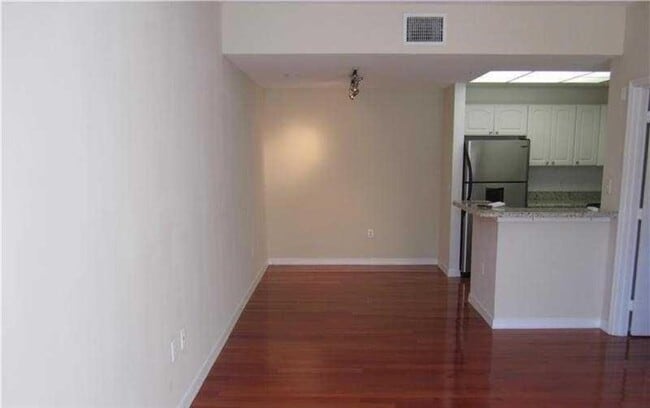Building Photo - 2107 SE 10th Ave