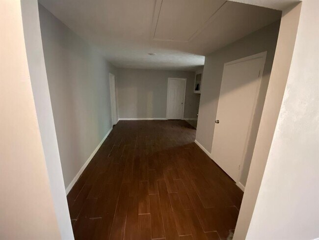 Building Photo - 23114 Newgate Dr