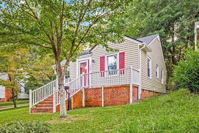 Building Photo - 727 Greenland Dr