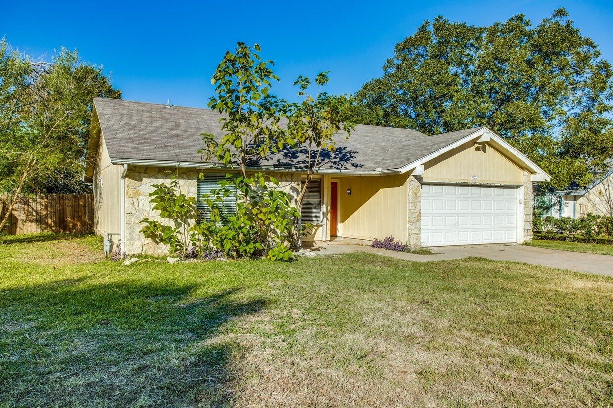 Primary Photo - Cute One Story 3 Bedroom Brushy Creek Home