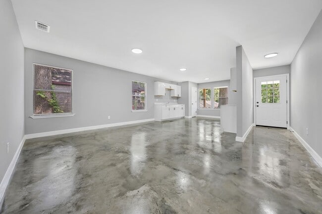 Photo - New Rental Opportunity in Memphis! House