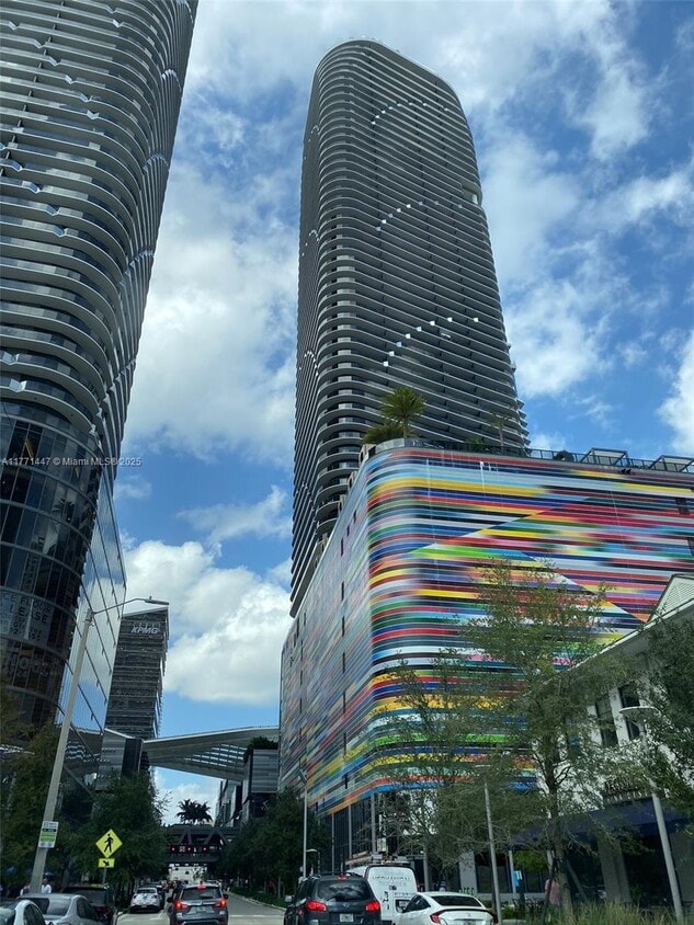 Foto principal - 801 S Miami Ave