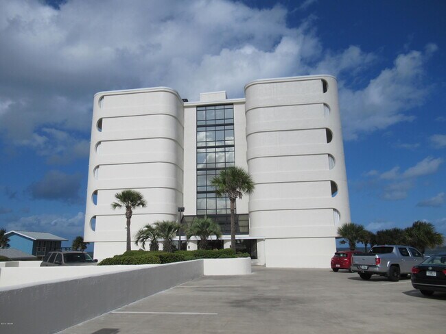 Foto del edificio - 1295 Ocean Shore Blvd