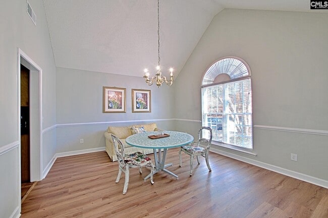 Building Photo - 203 Algrave Way