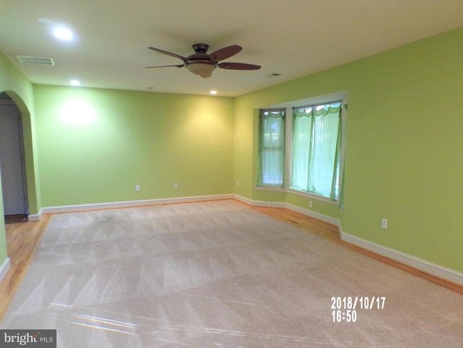 Building Photo - 1262 Lavall Dr