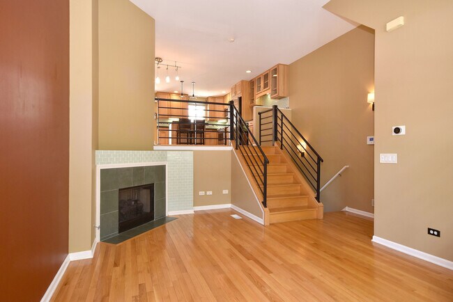 Foto del edificio - 7268 N Rogers Ave