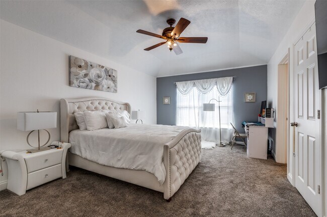 Foto del edificio - 8 Cypress Point Ct