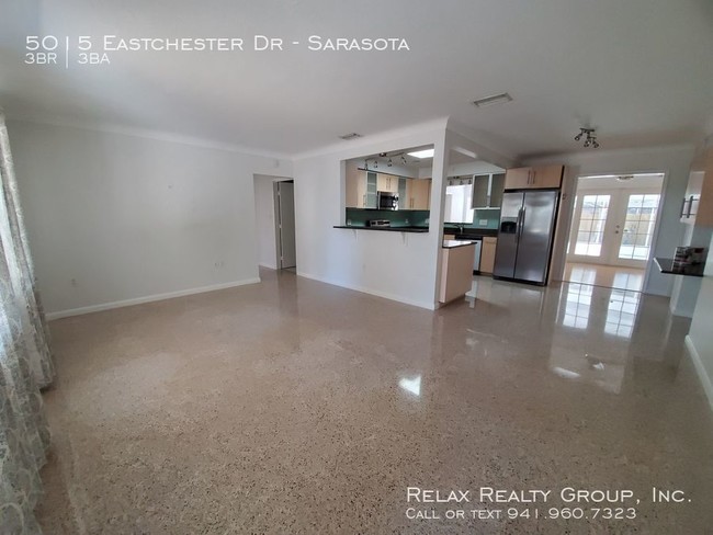 Building Photo - 5015 Eastchester Dr