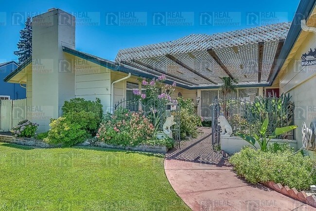 Building Photo - Stockton 3 Bedroom 2 Bath Home with "POOL"