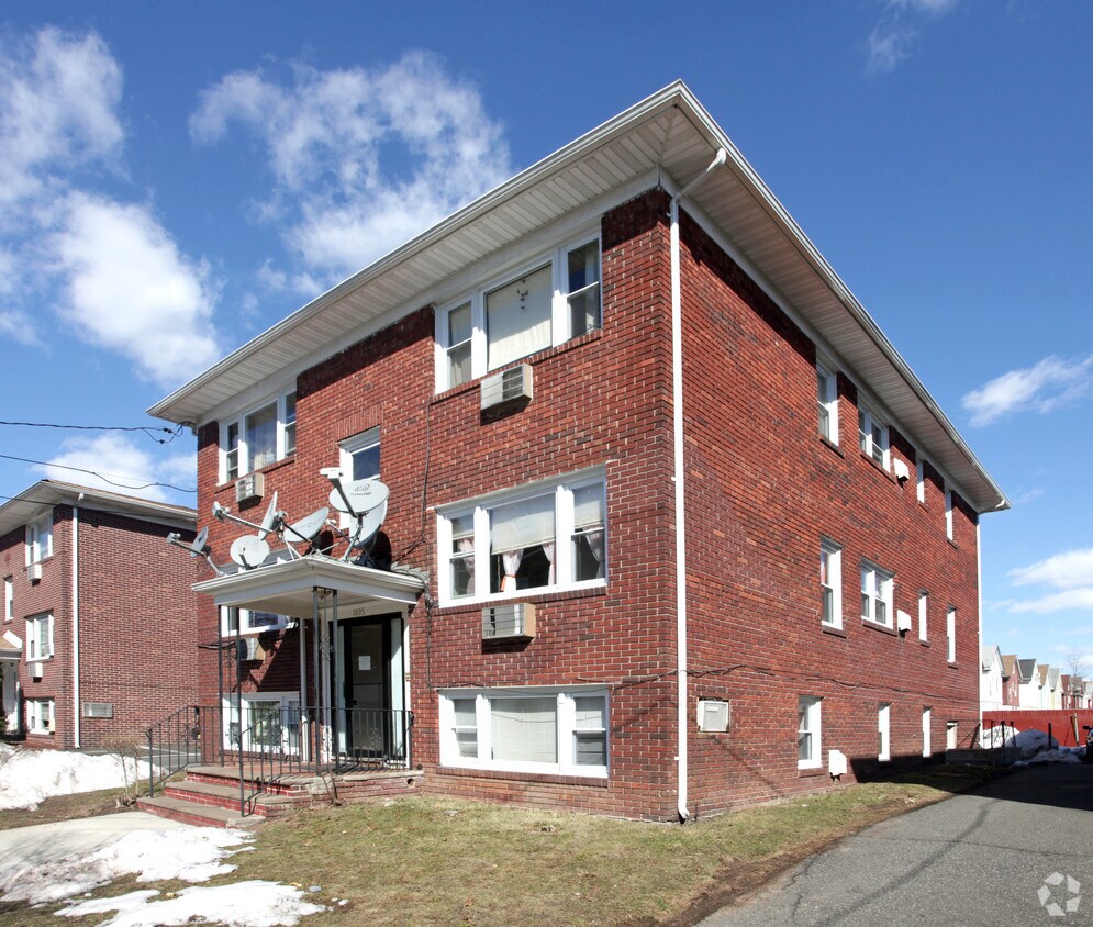 Building Photo - 1095 Fanny St