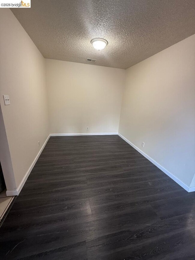 Building Photo - 2112 Banyan Way