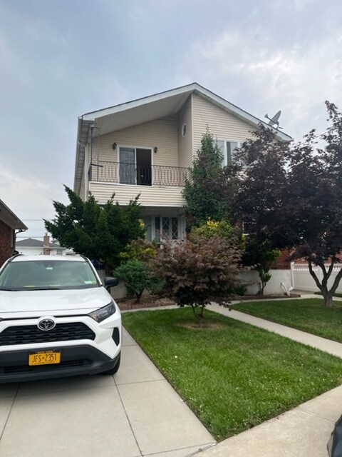 Front of the House - 269 Hurlbert St