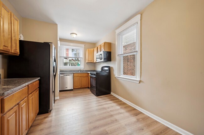 Foto del edificio - 5122 N Hutchinson St