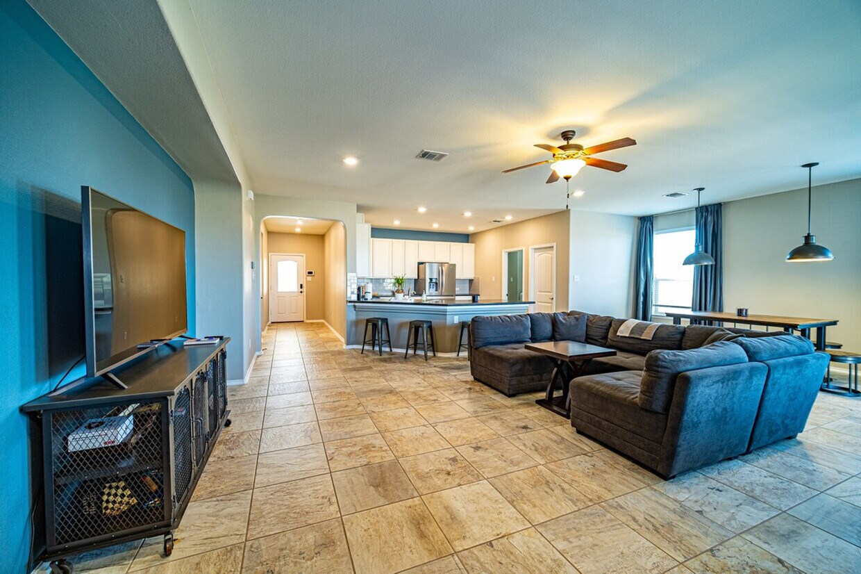 Foto principal - 8221 Reggio St