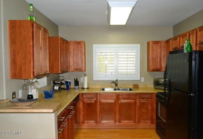 Foto del edificio - 1295 N Ash St