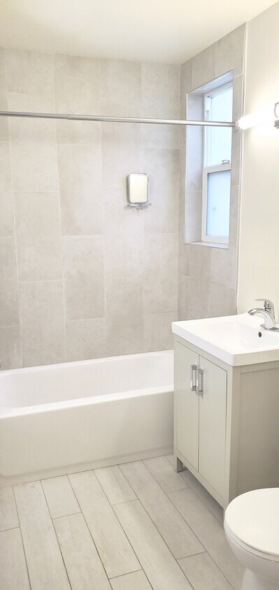 Remodeled Bathroom with Tub/Shower - 514 46th Ave